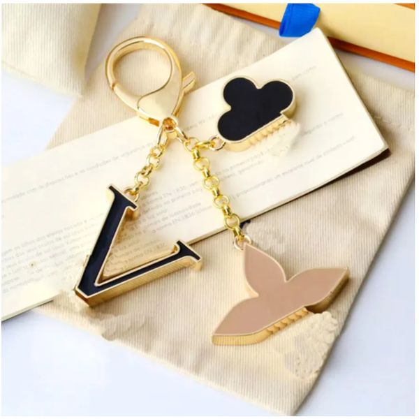 Luxury designers keychains Letters with diamonds designers keychain top Car Key Chain Women Buckle jewelry Keyring Bags Pendant Exquisite Gift 985
